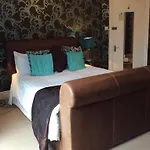 Hillcrest Guest house 4*