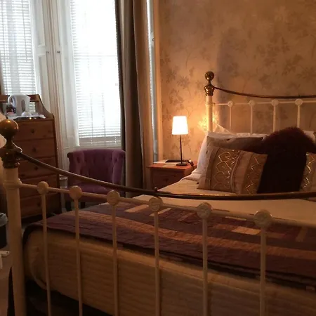 Hillcrest ويتبي