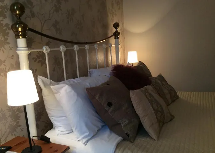 Hillcrest Guest house 4*